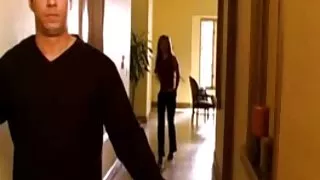Sekss uz dīvāna brezzer seks ar Rudmate.