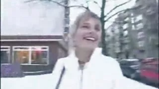 Ar gailis viņas maksts viņa ievieto korķi porno ten sex uz anālo atveri.