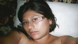 Vīrietis fucks savu draudzeni guļamistabā felm sex xx un cums iekšā viņas.