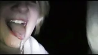 Krāšņi Kisa film sex video porno dod dziļu orālo seksu.