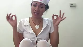 Ziemassvētku vecītis iepriecina meiteni ar seks video18 seksu, nevis dāvanu.