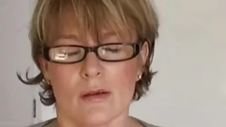 Meitene piekrīt seksam video seks mama ar ārzemnieku.