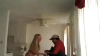 Jāšanās bezmaksas seks video meitene valkā prezervatīvu.